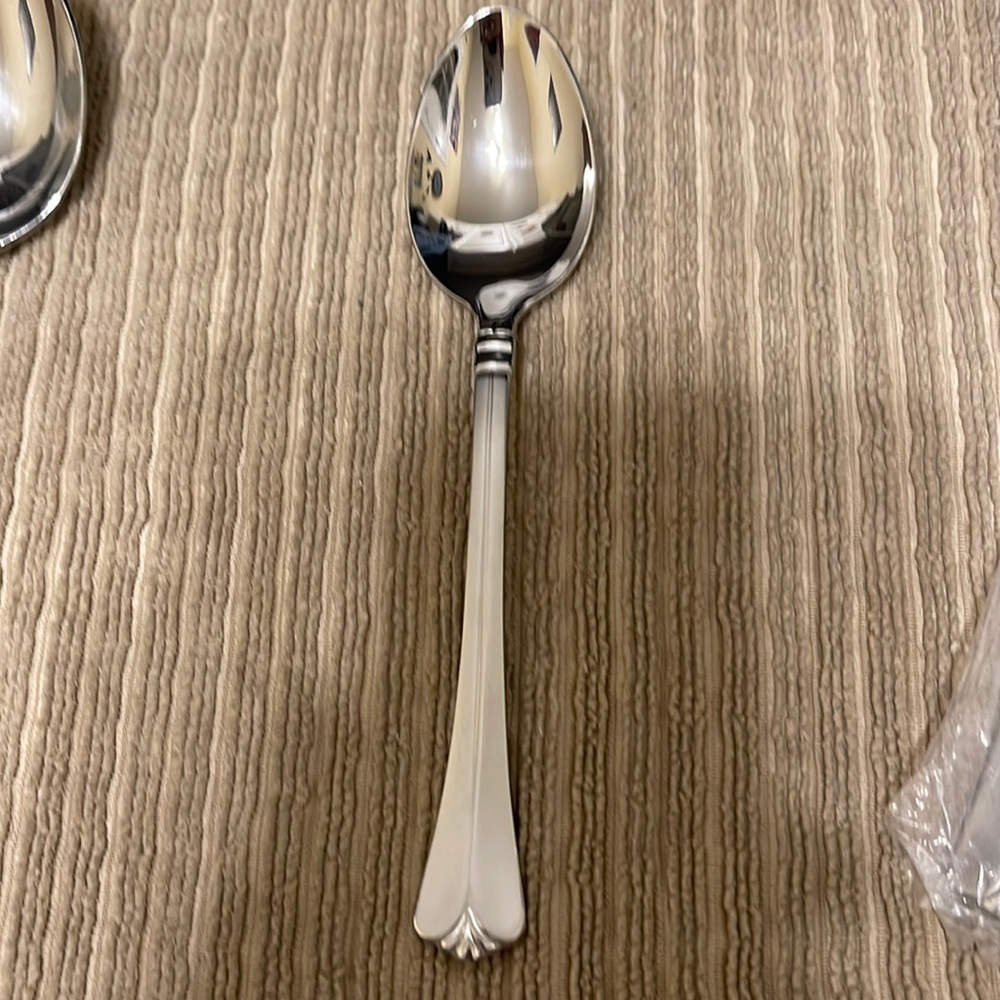 4 New Pfaltzgraff Satin Ellington Teaspoons